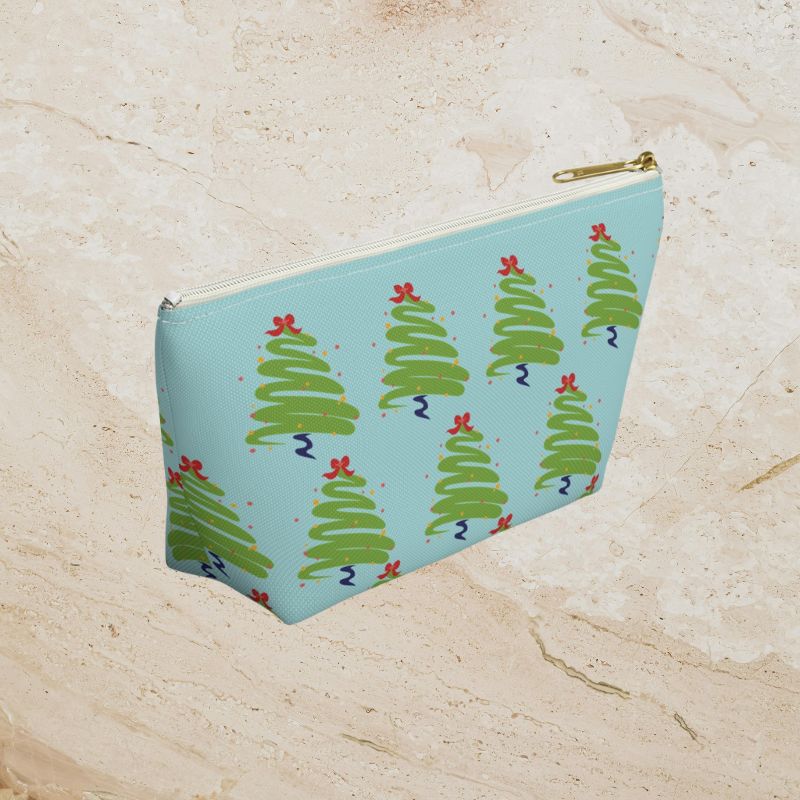 Angled view of the Christmas tree pouch showing its side and T-bottom.